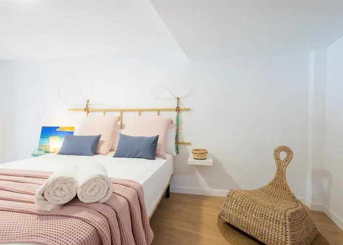 Florit Flats - The Port Avenue Duplex
