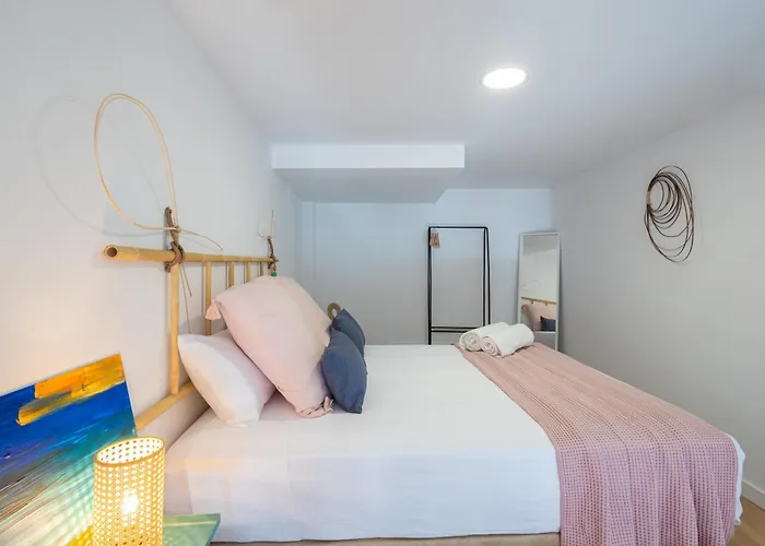Florit Flats - The Port Avenue Duplex